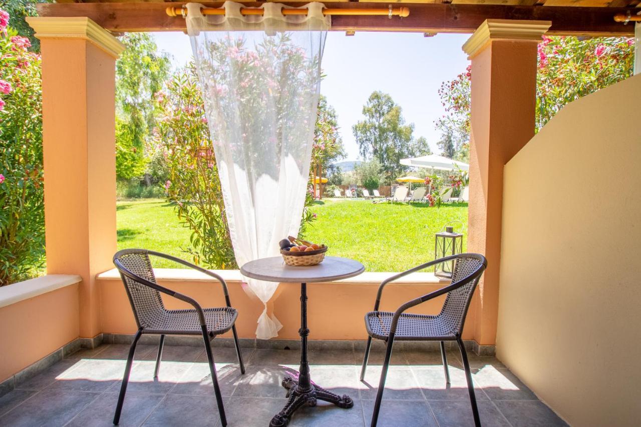 Tellis Holiday Rooms Moraḯtika Esterno foto