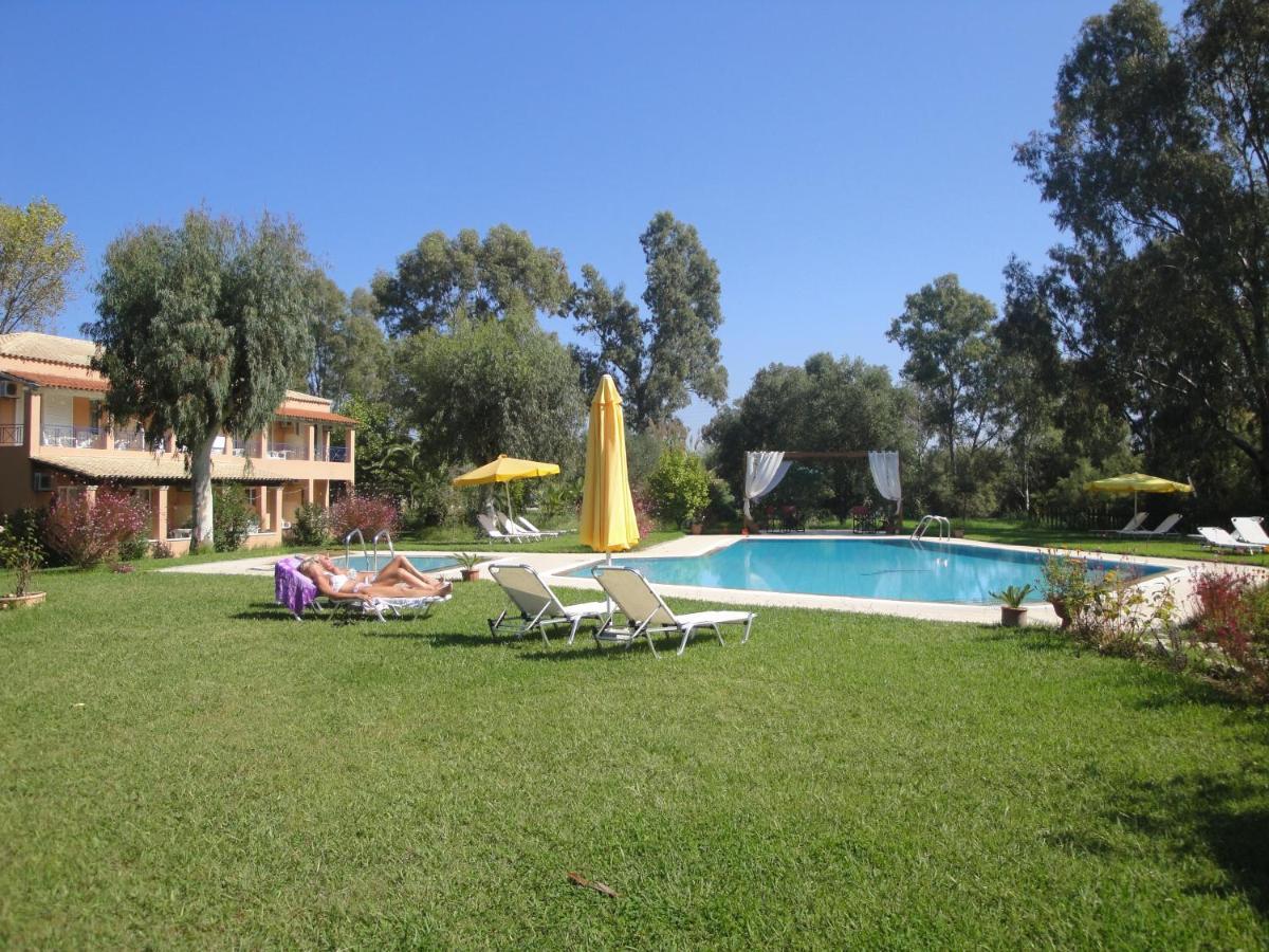 Tellis Holiday Rooms Moraḯtika Esterno foto