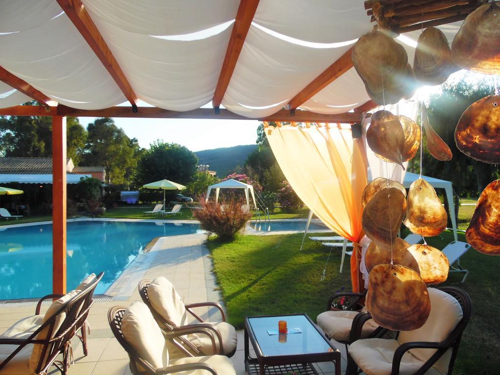 Tellis Holiday Rooms Moraḯtika Esterno foto