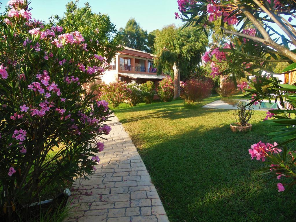 Tellis Holiday Rooms Moraḯtika Esterno foto