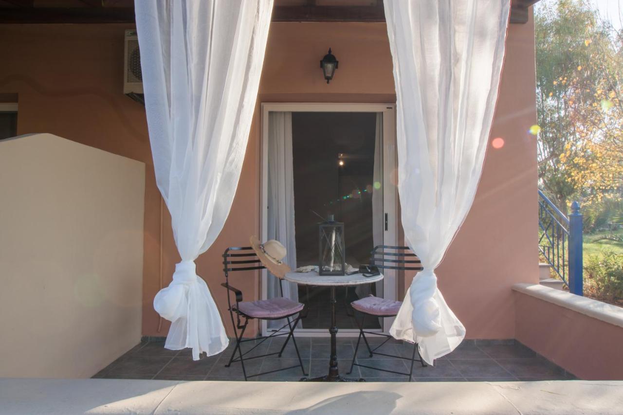 Tellis Holiday Rooms Moraḯtika Esterno foto