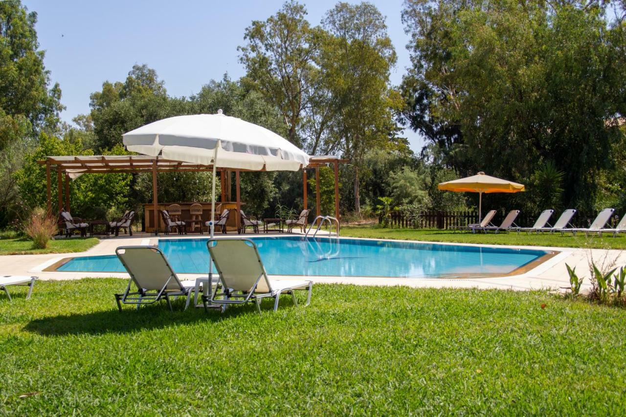 Tellis Holiday Rooms Moraḯtika Esterno foto