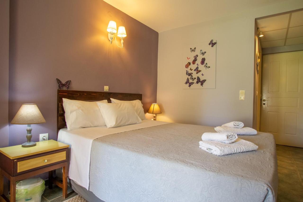 Tellis Holiday Rooms Moraḯtika Esterno foto